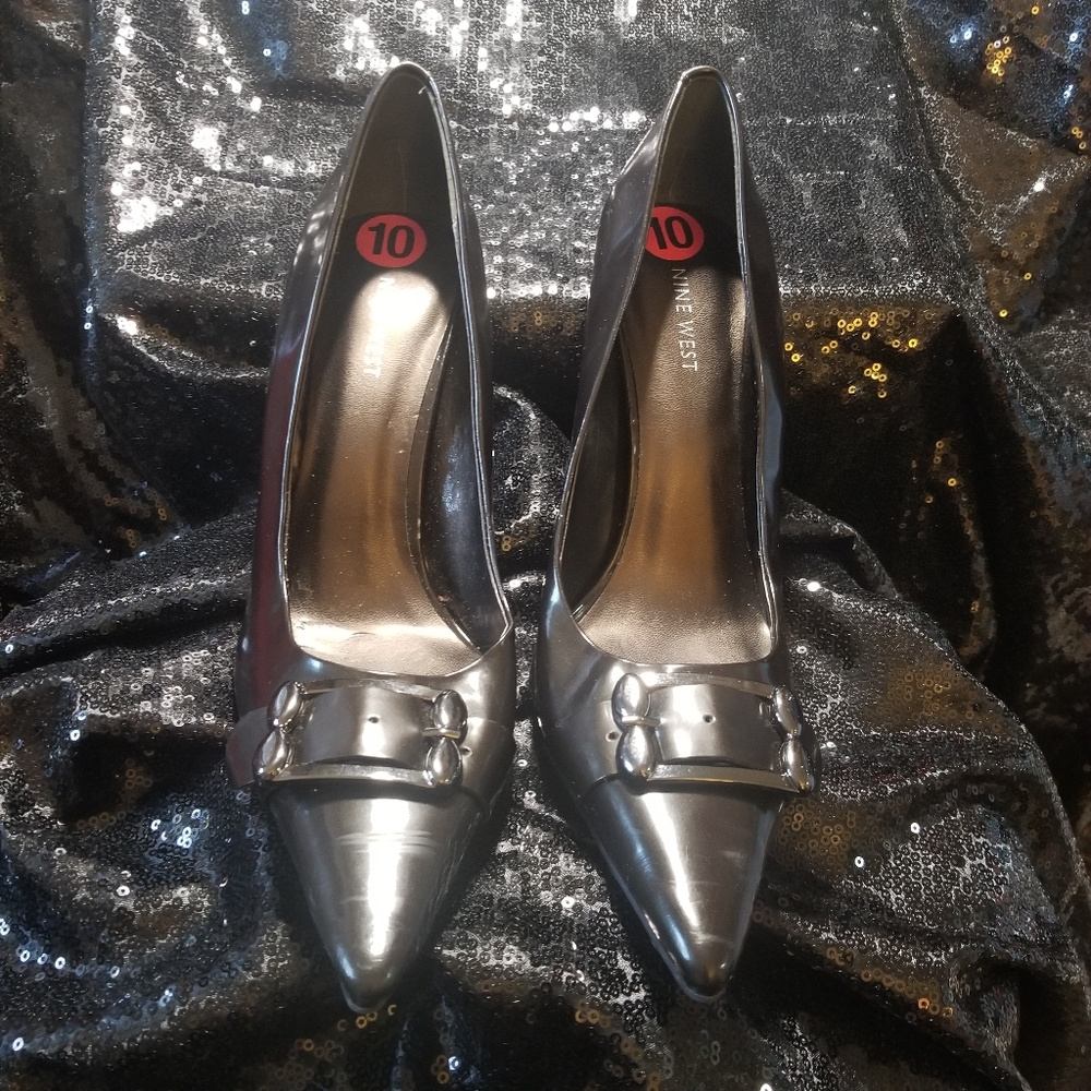 Nine West pointy toe pump with buckle chocolate brown 4 inch heel size 10
